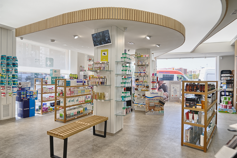 Interior de farmacia Primado Reig